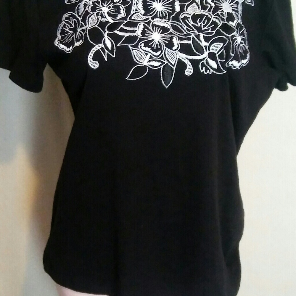 Shirt - Picture 2 of 4